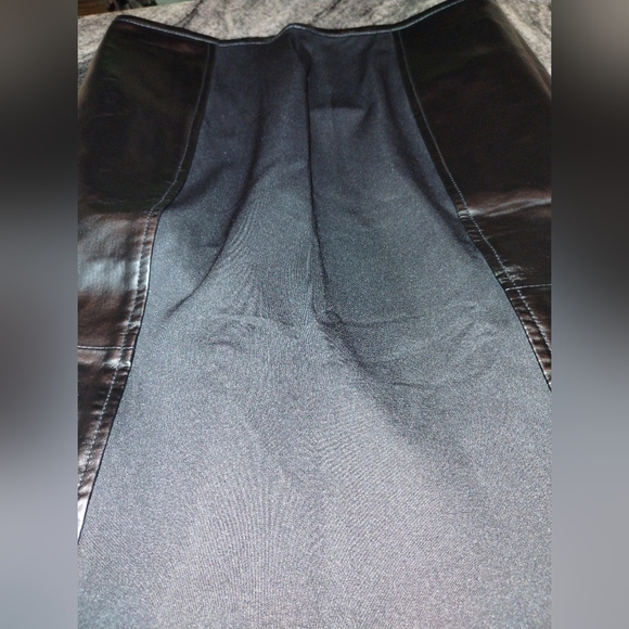 Metrostyle NWT Genuine leather panel straight skirt size 6, zipper - Picture 3 of 10